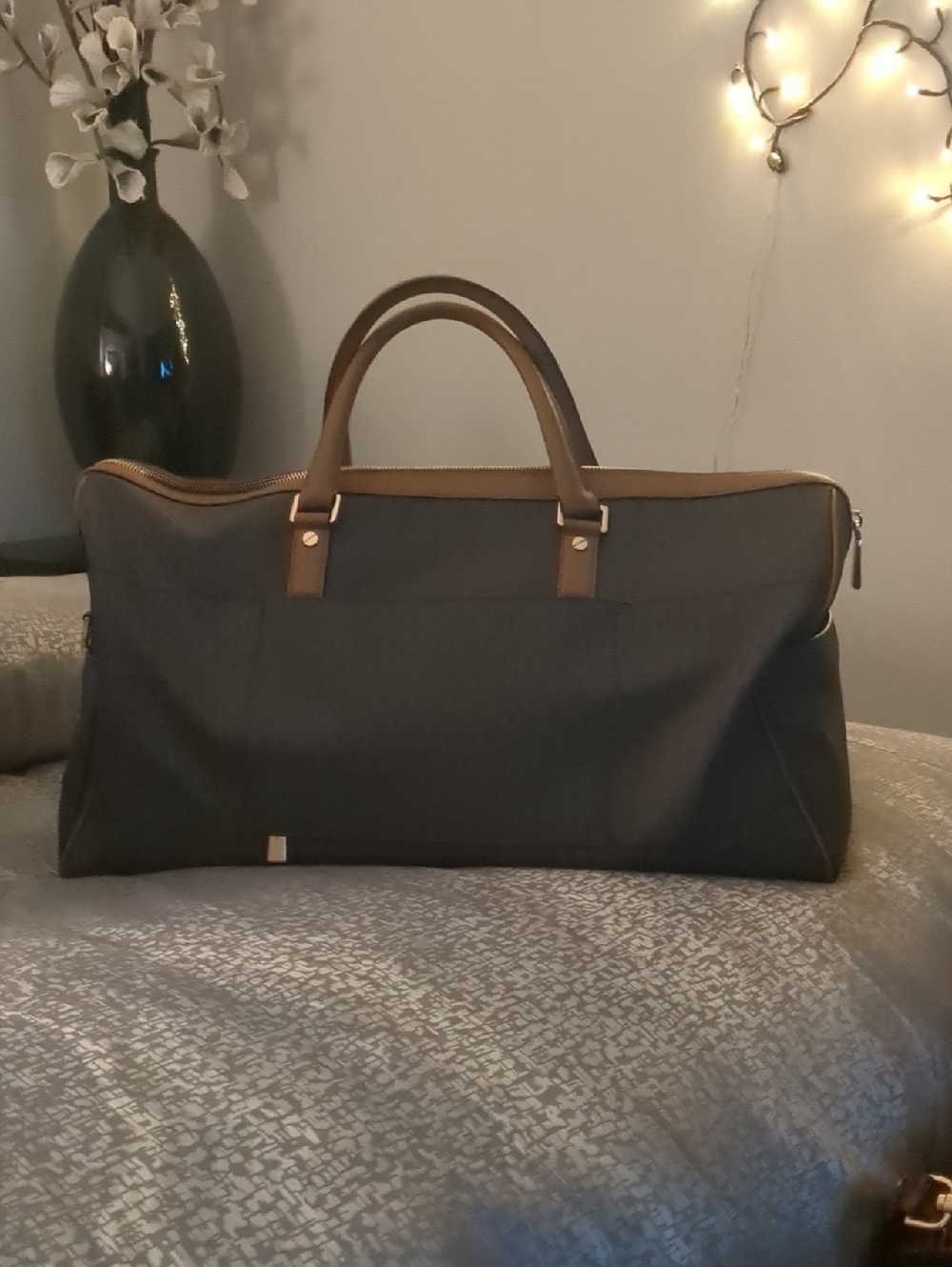 🤎NWOT Michael Kors Brown & Black Stripe Logo Travel Duffle Priced To Sale - Picture 3 of 4